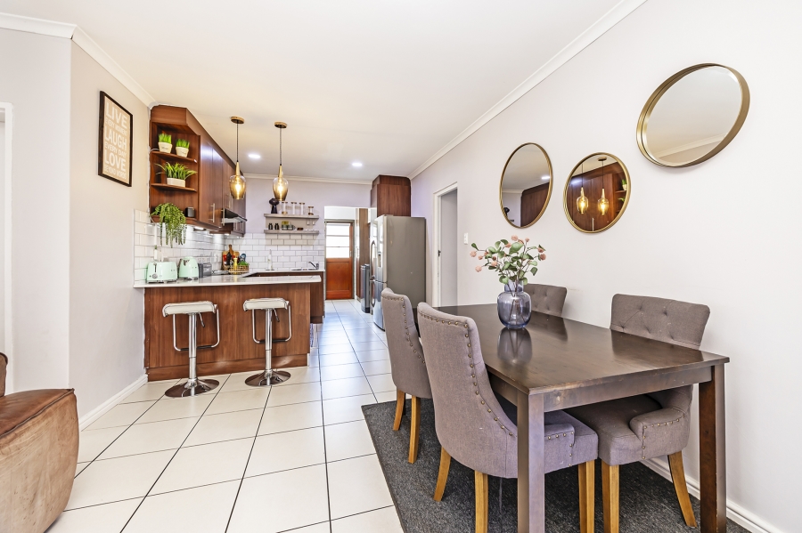 3 Bedroom Property for Sale in Jakarandas Western Cape